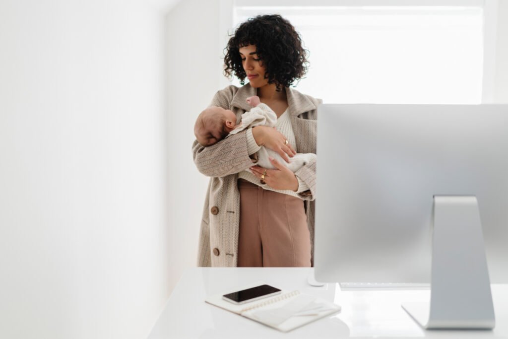 33 Best Side Hustles for Working Moms & Stay-at-Home Moms